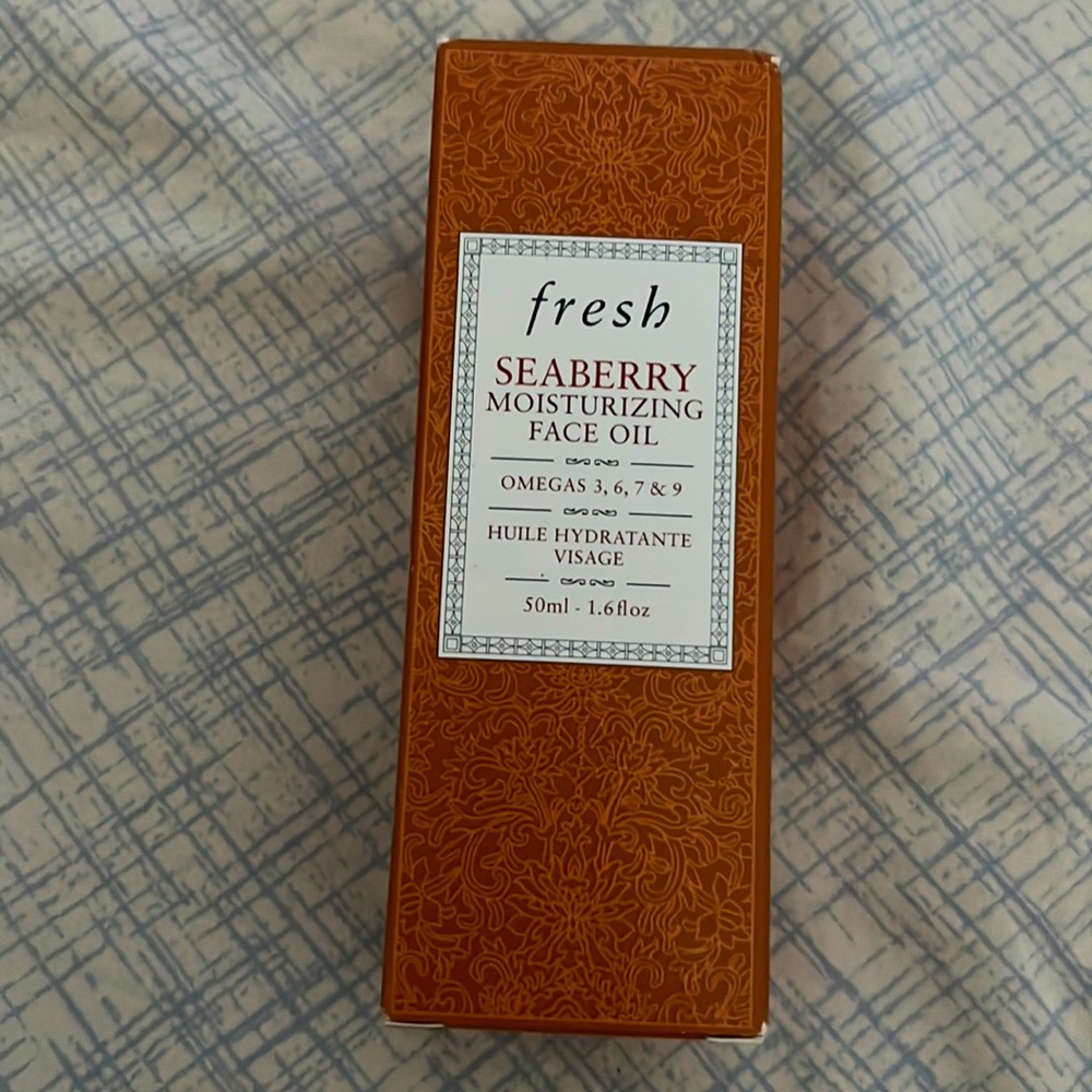 New in Box Fresh Seaberry Moisturizing Face Oil - Full Size